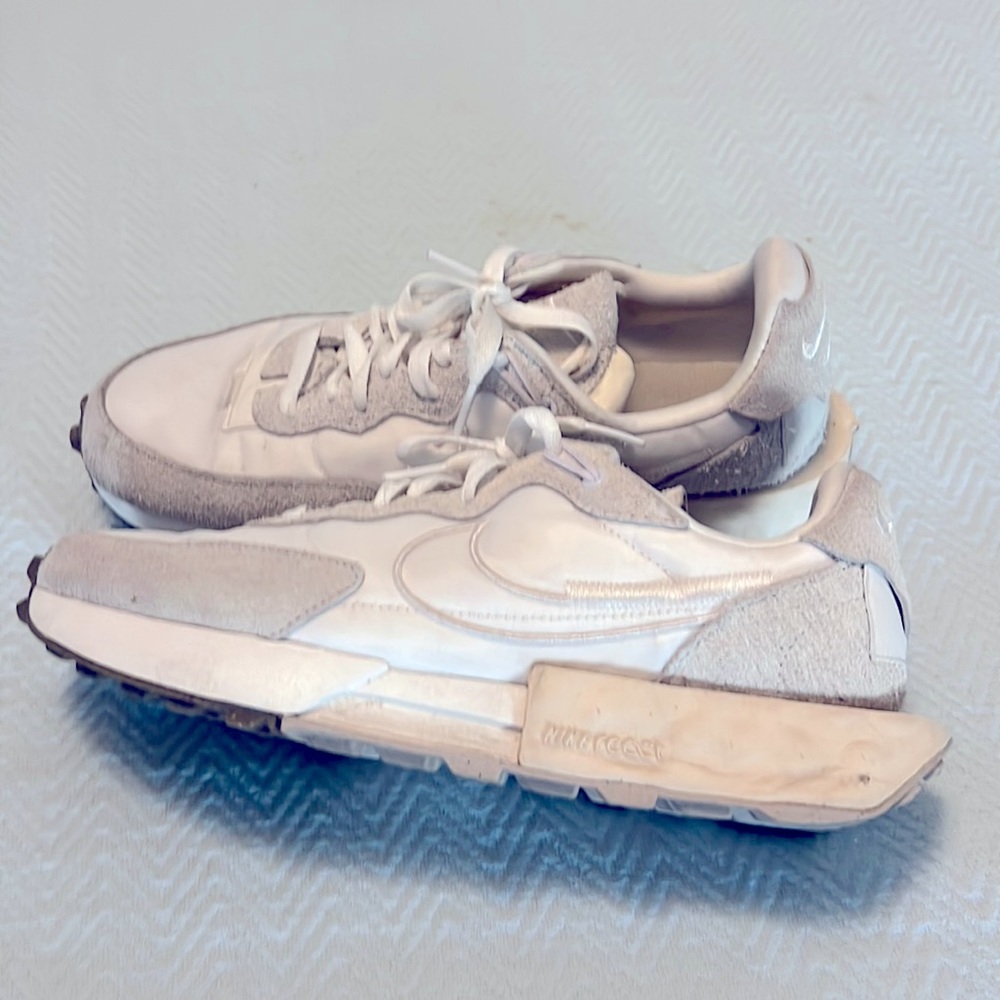 Nike Womens size 9.5